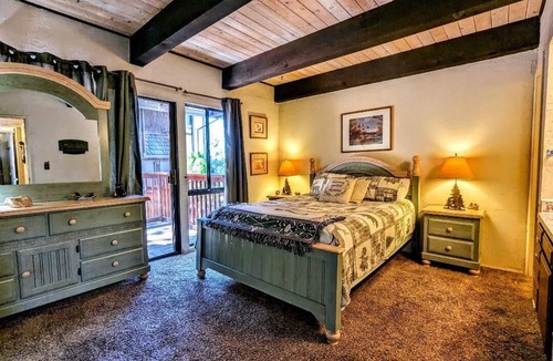 Big Bear Lake House | Unbeatable Location at Snow Summit – 2BR Townhouse Retreat
