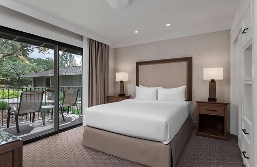 Napa Hotel | Unforgettable Napa Vacation! 2 Spacious Suites w/Full Kitchen, Outdoor Pool!