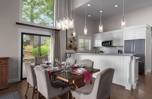 Napa Hotel | Unforgettable Napa Vacation! 2 Spacious Suites w/Full Kitchen, Outdoor Pool!