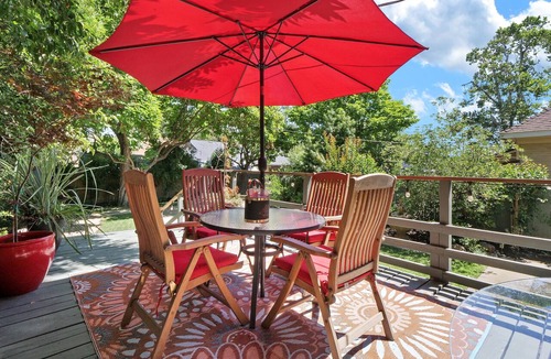 Lodi House | Unique and Charming Craftsman Vintage Bungalow 1 block Close to Downtown Lodi