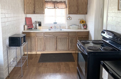 Lindsay House | Unique Farm stay at a Petting Zoo
