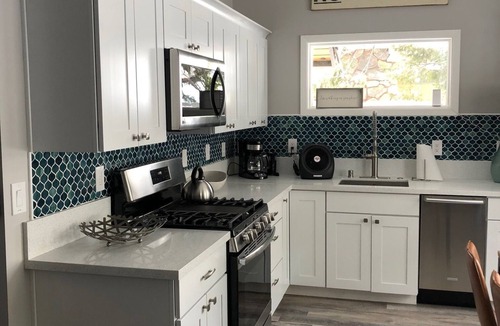 Lincoln Park Apartment | Unique modern Studio with Old Tahoe Charm is ready for Ski Season!