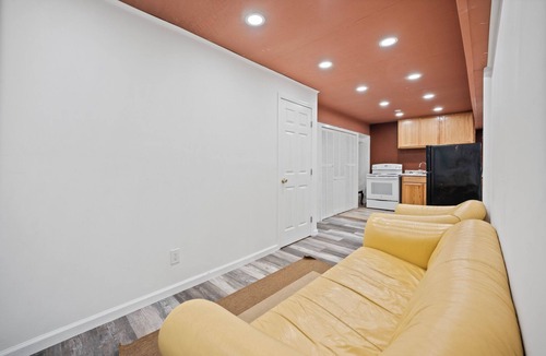 Piedmont Avenue Apartment | Unique Space in Oakland Condominium