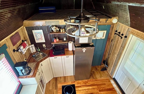 Silva Bed & Breakfast | Unique Treehouse - tiny home combo accommodation in the Ozarks under the stars!