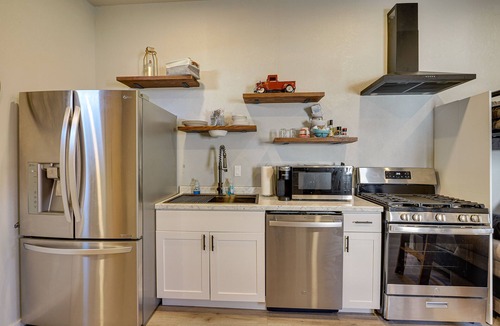 Vineyard Apartment | Unique Vineyard Studio w/Shared Outdoor Oasis!