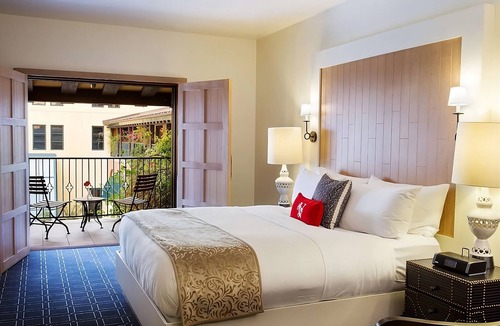 San Jose Hotel | Unit with Jacuzzi! Near Winchester Mystery House w/Parking! Rooftop Terrace