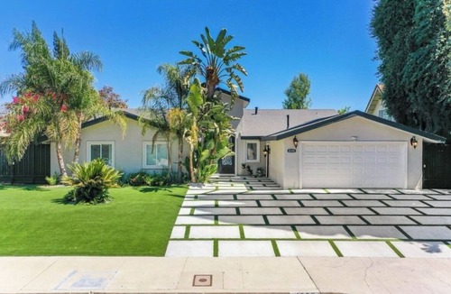 Tarzana House | Unlimited views right above the Breamar country club Golf Course