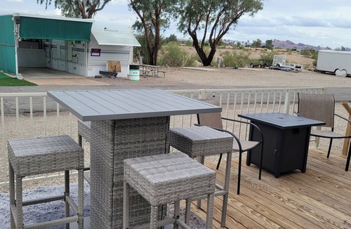 Lake Havasu City Cottage | Updated Cottage in Lake-Front Community with Boat Ramp & Docks-Best Location!