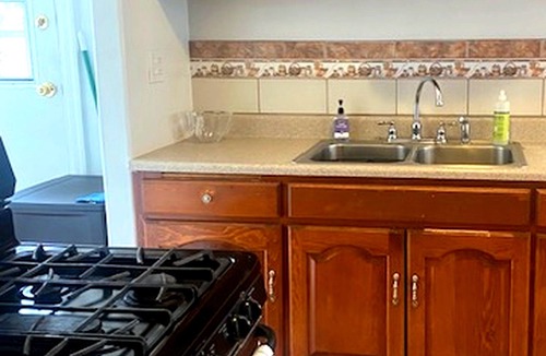 Mid City House | Updated Mid City 1 Bedroom w Den Private LA Home