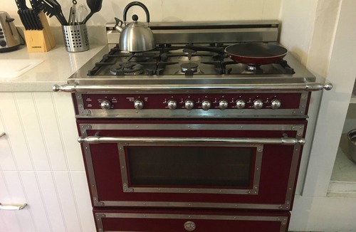 Fairfax Apartment | Upstairs private apartment in duplex home near town!
