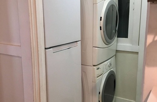 Fairfax Apartment | Upstairs private apartment in duplex home near town!