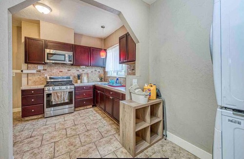 Tower District House | Urban Escape, Near Art and Dining Hub