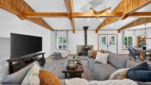 Donner Lake Woods House | Ute Cabin by AvantStay