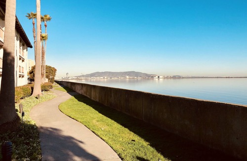 Burlingame Hotel | Vagabond Inn Executive San Francisco Airport