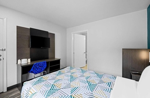 North Fremont Street Hotel | Vagabond Inn - Monterey