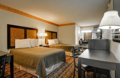 Snail Hotel | Vagabond Inn Sunnyvale
