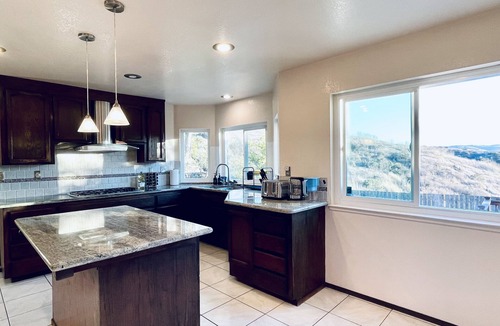 Vallejo House | Vallejo Beautiful 4br Home wt Mountain View/Napa