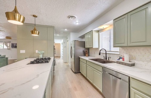Royal Crest Rancheros Villa | Vegas Strip Pool Villa-4000sf, Spa, Sauna, Theater