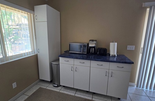 Simi Valley House | Very Private Guesthouse + Loft for 6 on a Very Private wooded 3 acr Gated Estate