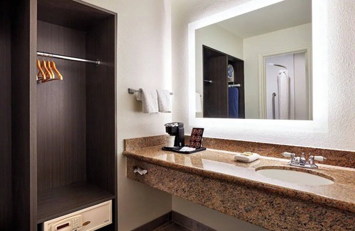 Orange Hotel | Vibrant Orange Stay w/Pool & Breakfast | Anaheim GardenWalk — 3.5 miles