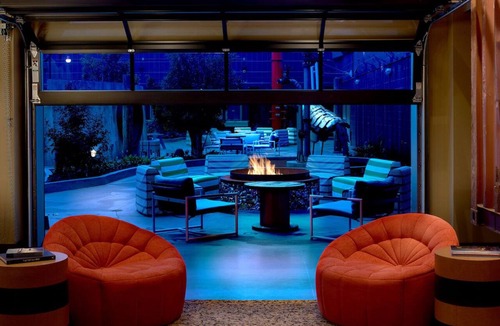 Fisherman's Wharf Hotel | Vibrant Room Close to Wharf, Pier 39 & Tours | Perfect for Romantic Couple Stay