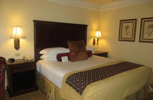 Lighthouse District Hotel | Victorian Inn