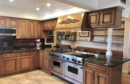 Paso Robles House | ViCTORIAN ViLLA-Hot Tub, Pool Table, Fabulous Yard