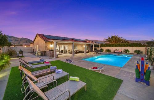 Desert Hot Springs House | Views, Gameroom, Saltwater Pool & Hot tub, Firepit by MariamsBnb