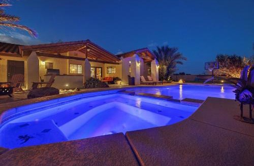 Enterprise Villa | Villa 1 level on half acre 12-min to Strip