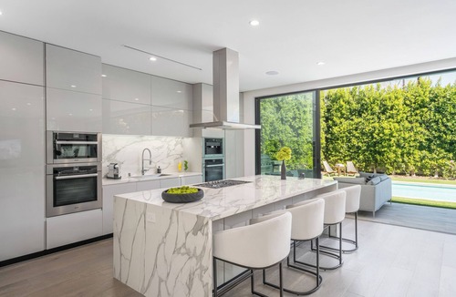 Beverly Grove Villa | Villa Bond by LuxJB 🏆 Design Award Winner 🏆 Heated Pool & Jacuzzi