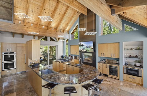 Incline Village House | Villa Pietra 4BR/4BA Incline Village Lake Views & Hot Tub