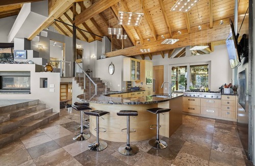 Incline Village House | Villa Pietra 4BR/4BA Incline Village Lake Views & Hot Tub