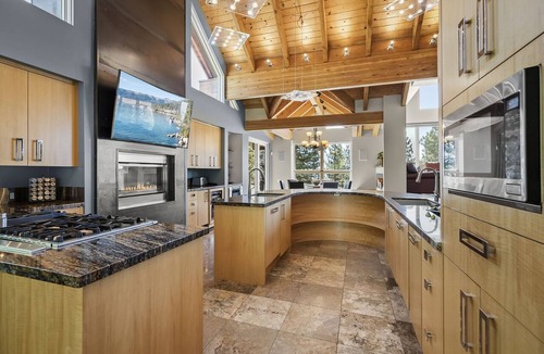 Incline Village House | Villa Pietra 4BR/4BA Incline Village Lake Views & Hot Tub