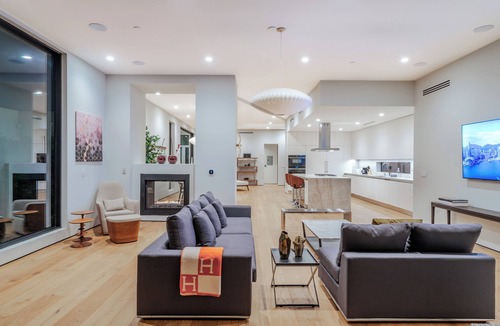 Beverly Hills Villa | Villa Stella by LuxJB 🏆 Family Friendly Villa Near Rodeo Drive 🏆 Heated Pool