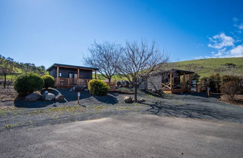 Springville Cabin | Villeta Giallo! Cozy Cabin close to Sierra's, lake and 18 hole golf course!