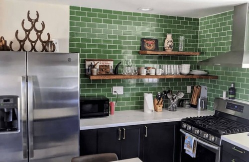 Paso Robles Cottage | Vineyard Cottage - Designer loft on the vineyard — Queen bed, fireplace, patio views