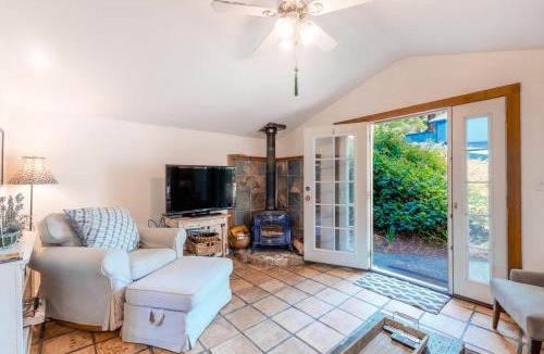Guerneville House | Vineyard Cottage