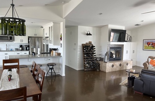 San Miguel House | Vineyard Views + Fire Pit | 1 Min to Wine Trail | Top of the Hill