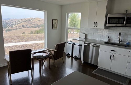 San Miguel House | Vineyard Views + Fire Pit | 1 Min to Wine Trail | Top of the Hill