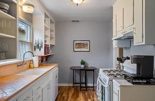 Paso Robles House | Vino en Pino-Just 2 blocks to Downtown Paso!