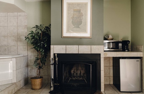 Big Bear Lake Hotel | Vintage Lakeside Inn
