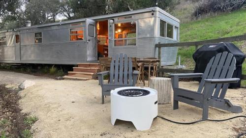 Arroyo Grande House | Vintage Spartan-Retro Farm Stay w EV charger