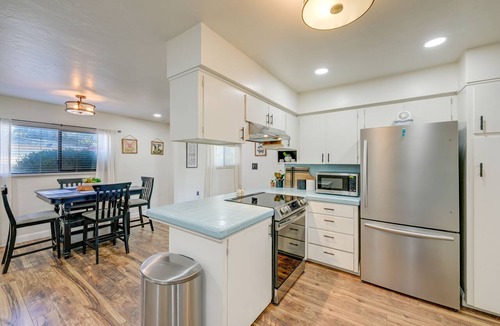 Visalia House | Visalia Vacation Rental w/Yard: 1 Mi to Downtown