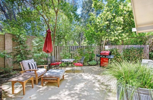Sonoma House | Vita @ Bungalows 313 - Half a block off the Historic Sonoma Plaza