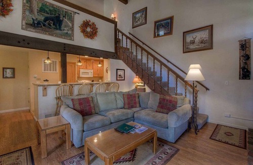 Pioneer Trail Condo | Walk to Beach Cabin Style | Community Amenities
