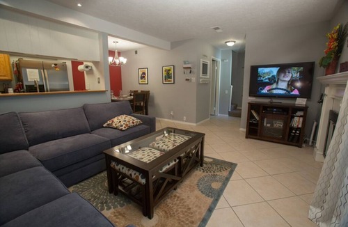Hermosa Village Condo | Walk to Disneyland +Pool +Family Amenities