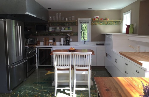 Napa House | Walk to Everything - 2 bedroom, 2 bath + garage