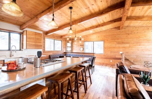 Boulder Bay House | Walk to Lake | Lake Views | Hot Tub | Pool Table
