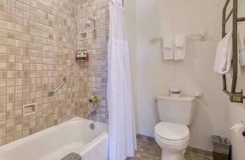 Pacific Grove Hotel | WALK TO OCEAN FROM OUR PREMIUM KING BED ROOMS
