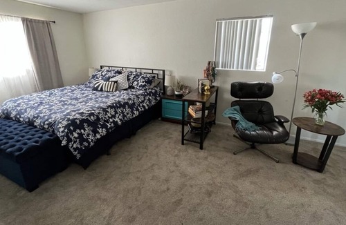 Franklin Condo | Walk to the Beach from our Condo on Retro Row!
